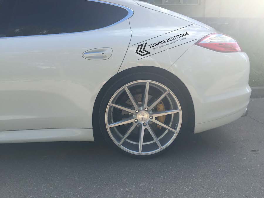 Porsche Panamera на 22" дисках Vossen VFS1 Silver Polished фото 2